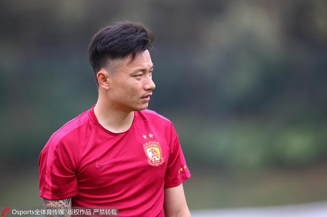 更衣室出现问题、球队的防线摇摇欲坠、球迷不满等等，通常这种情况下，只有一种结局，即主教练被解雇。